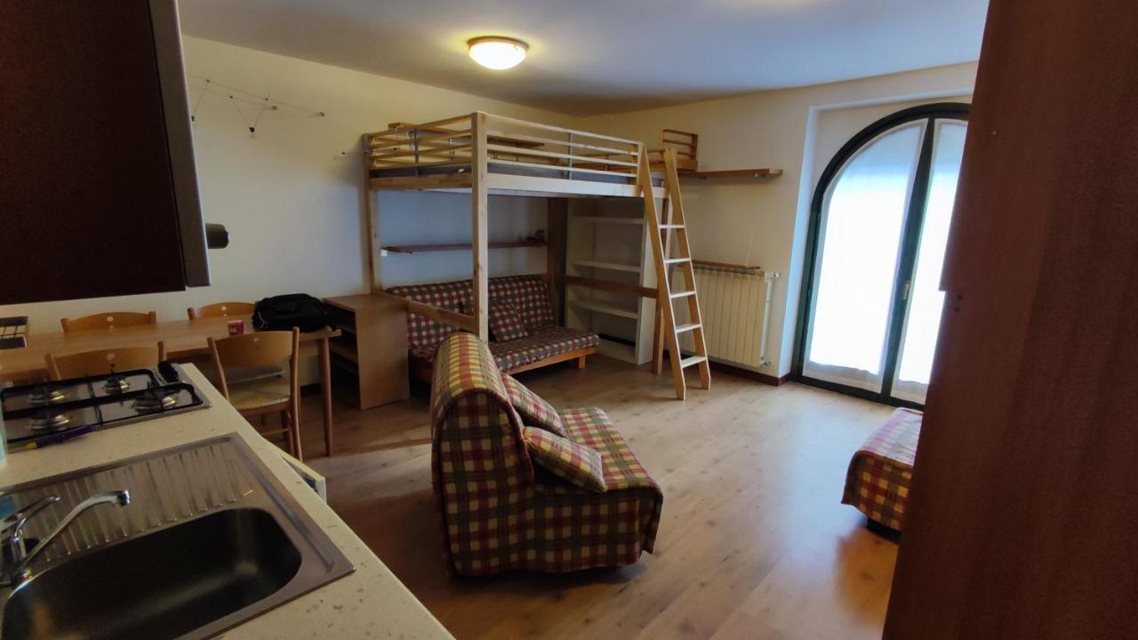 Casa Aprica Piste Da Sci Baradello Apartment Luaran gambar